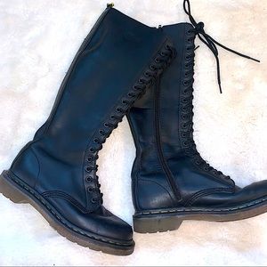 Lace up Doc Martins boot